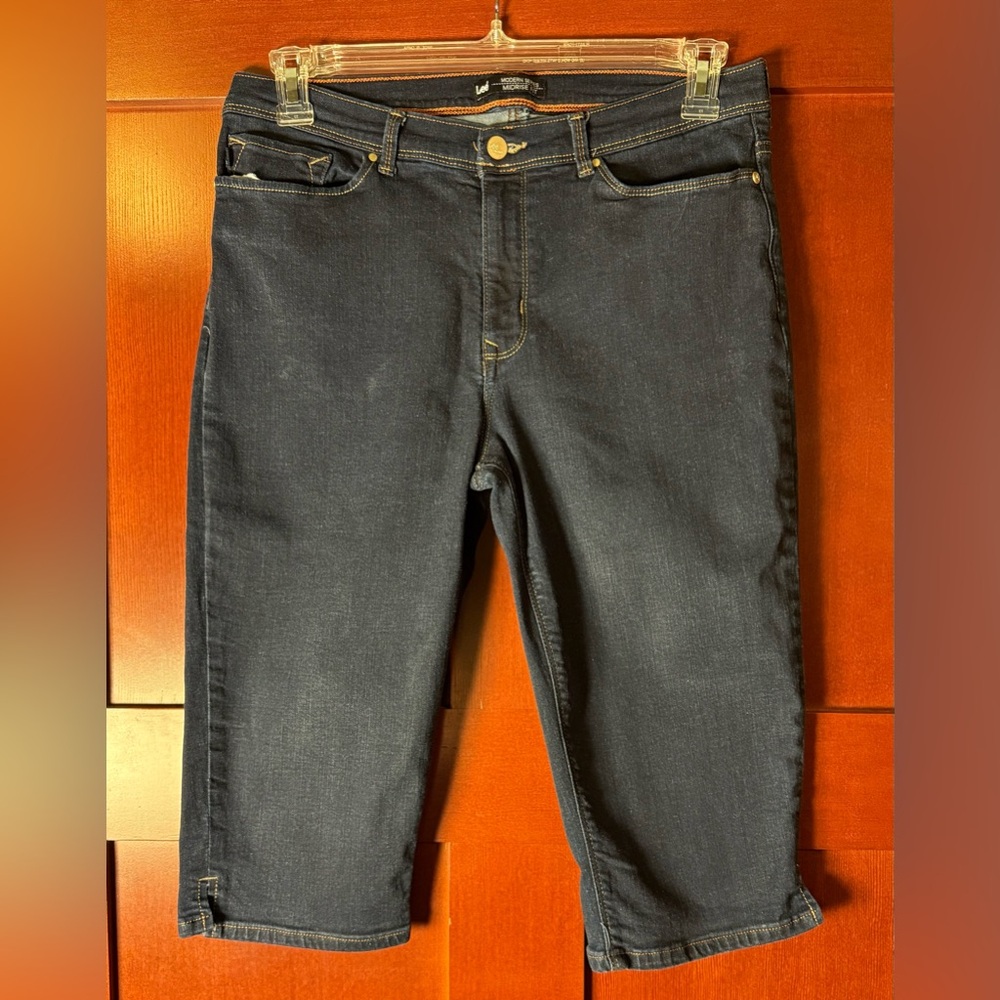 Lee Modern Series Dark Wash Peddle Pusher Jeans With Stitching Detail Size 12